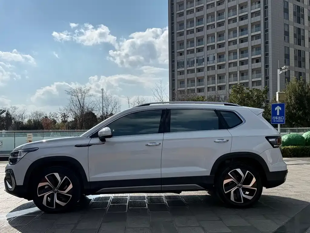 Volkswagen Tharu 2023 из CN, фото 6