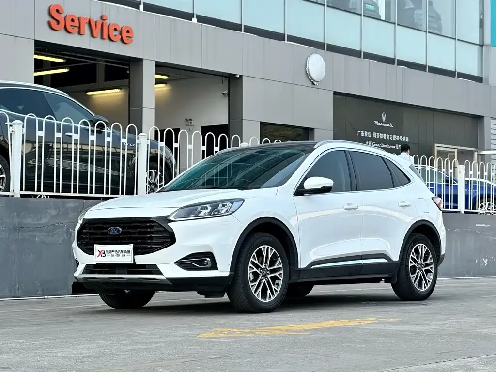 Ford Escape 2022 из CN, фото 1