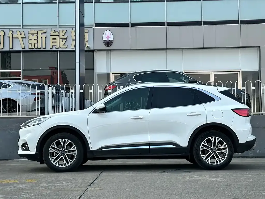 Ford Escape 2022 из CN, фото 4