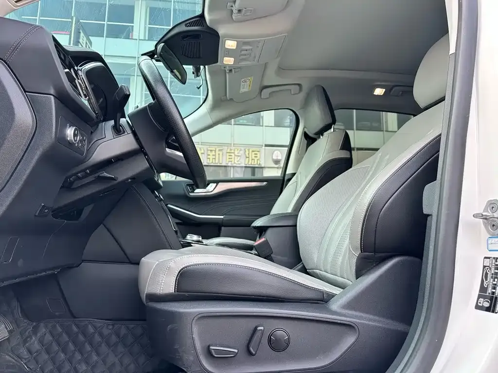 Ford Escape 2022 из CN, фото 8
