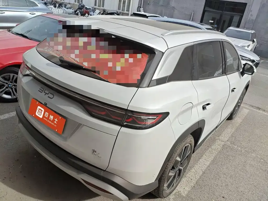 BYD L DM-i — фото 8