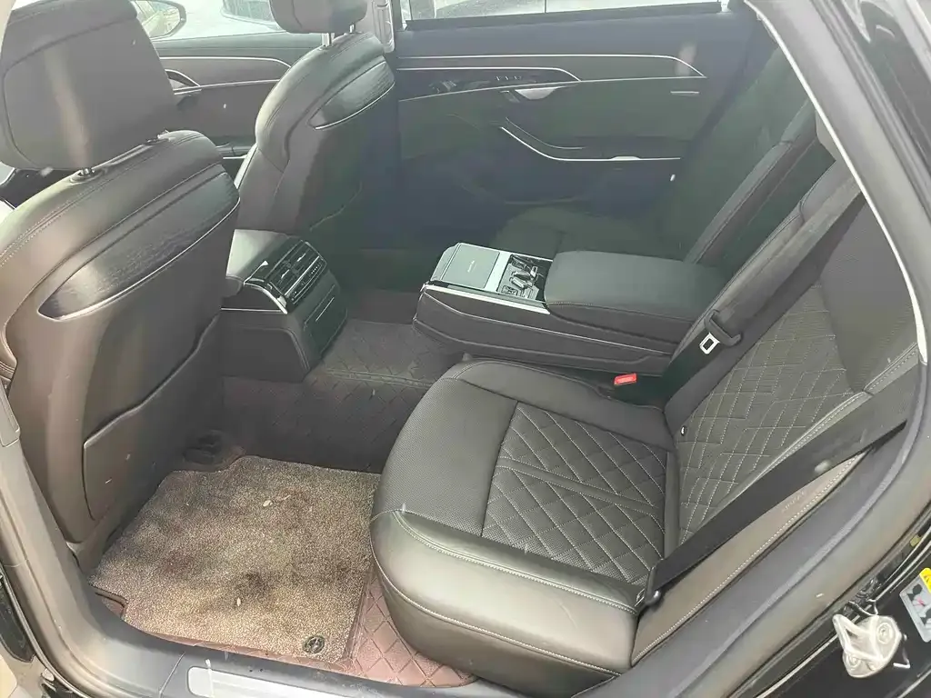 Audi A8 2025 из CN, фото 7