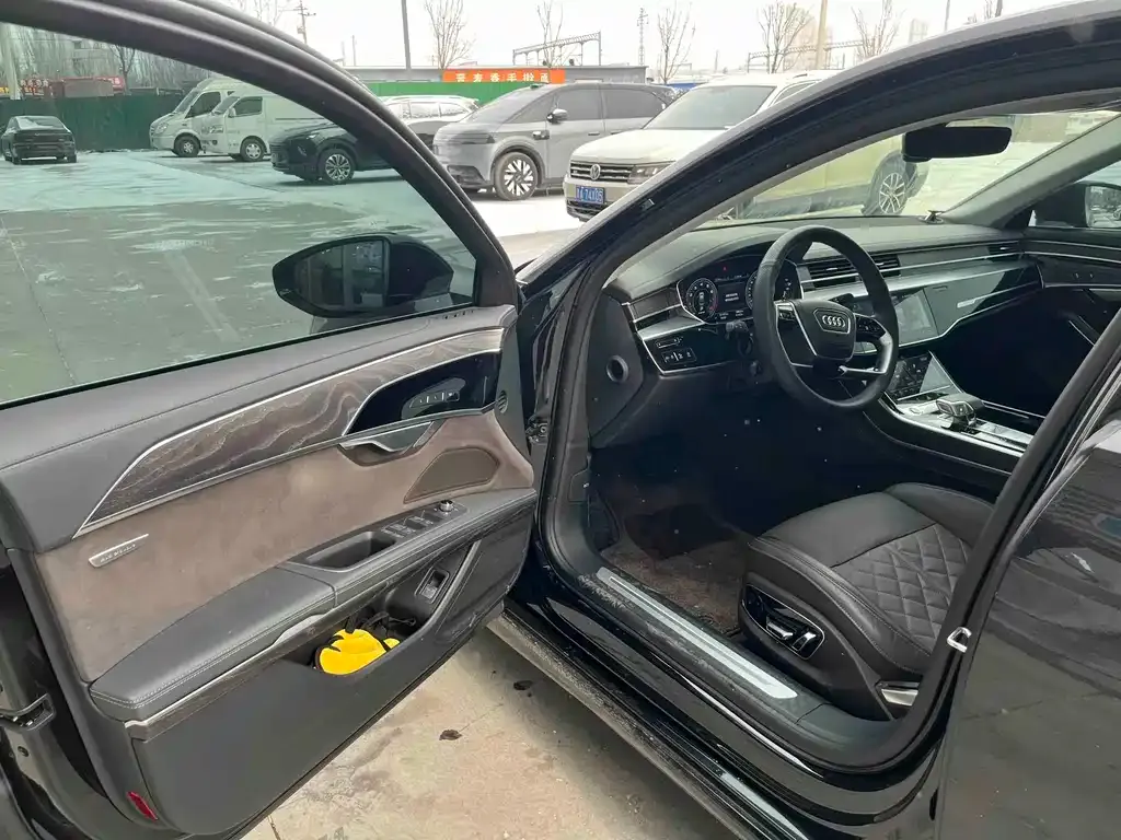 Audi A8 2025 из CN, фото 5