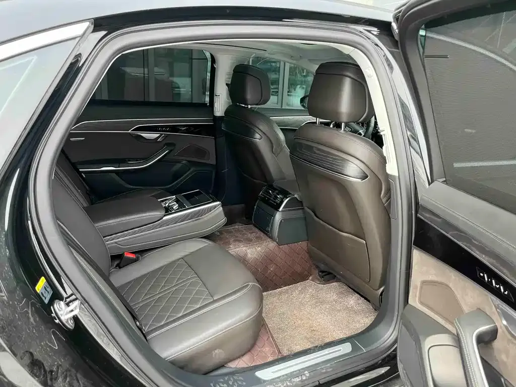 Audi A8 2025 из CN, фото 4
