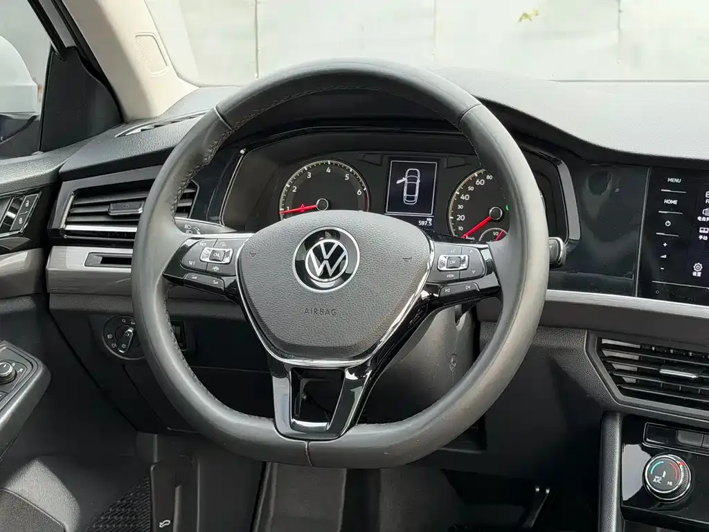 Volkswagen Bora 2022 из CN, фото 2