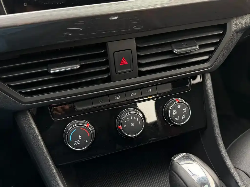 Volkswagen Bora 2022 из CN, фото 6