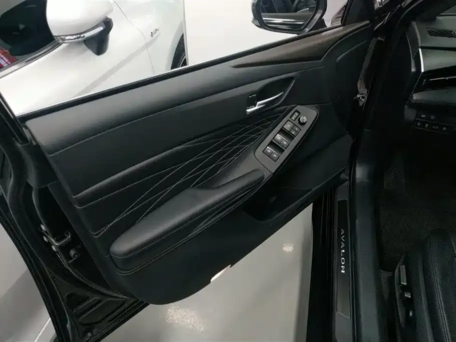 Toyota Avalon 2023 из CN, фото 3