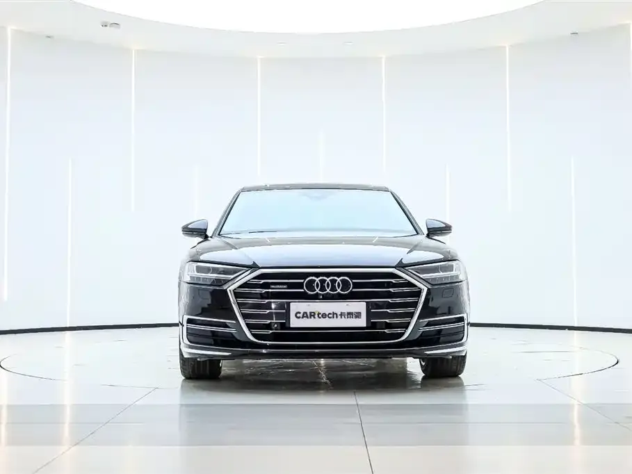 Audi A8 2022 из CN, фото 2