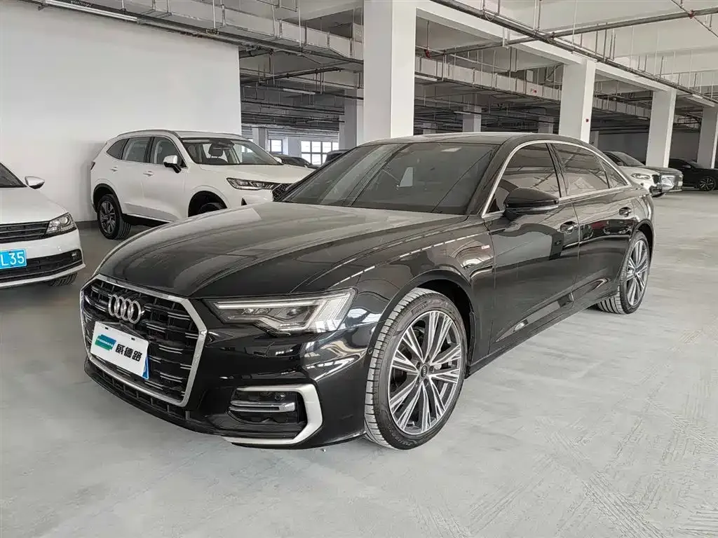 Audi A6L — фото 1