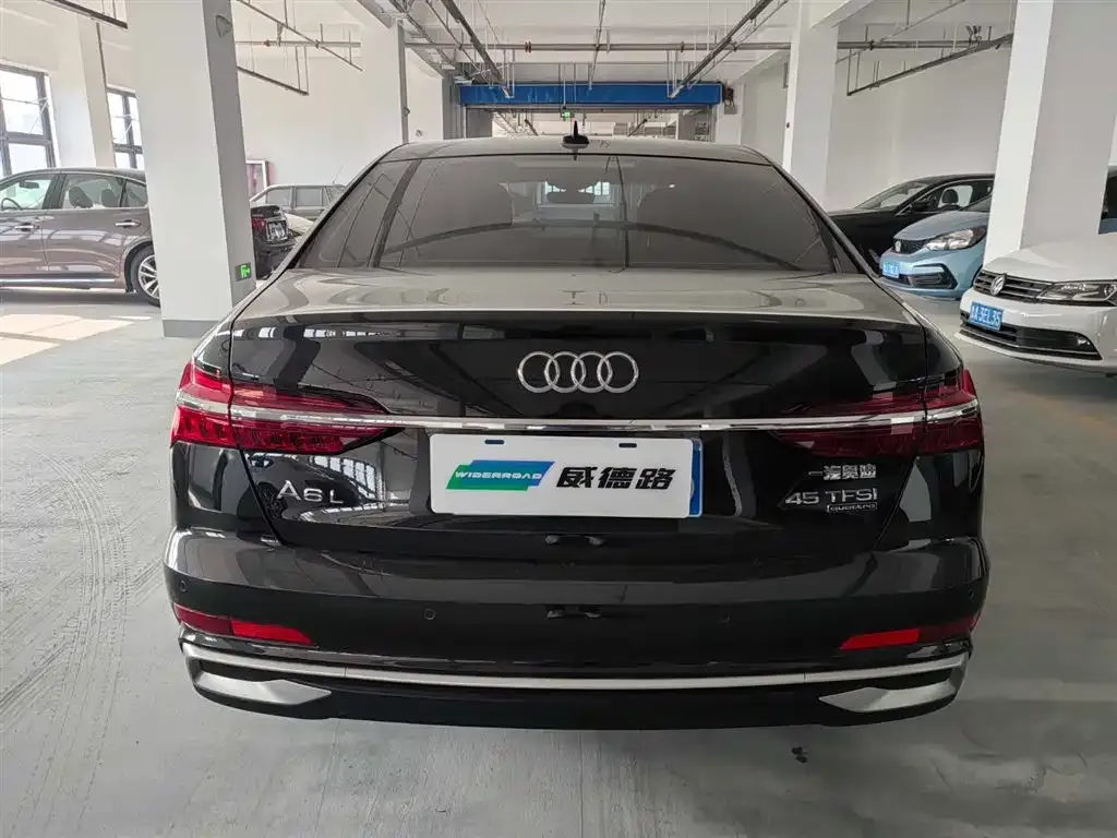 Audi A6L — фото 10