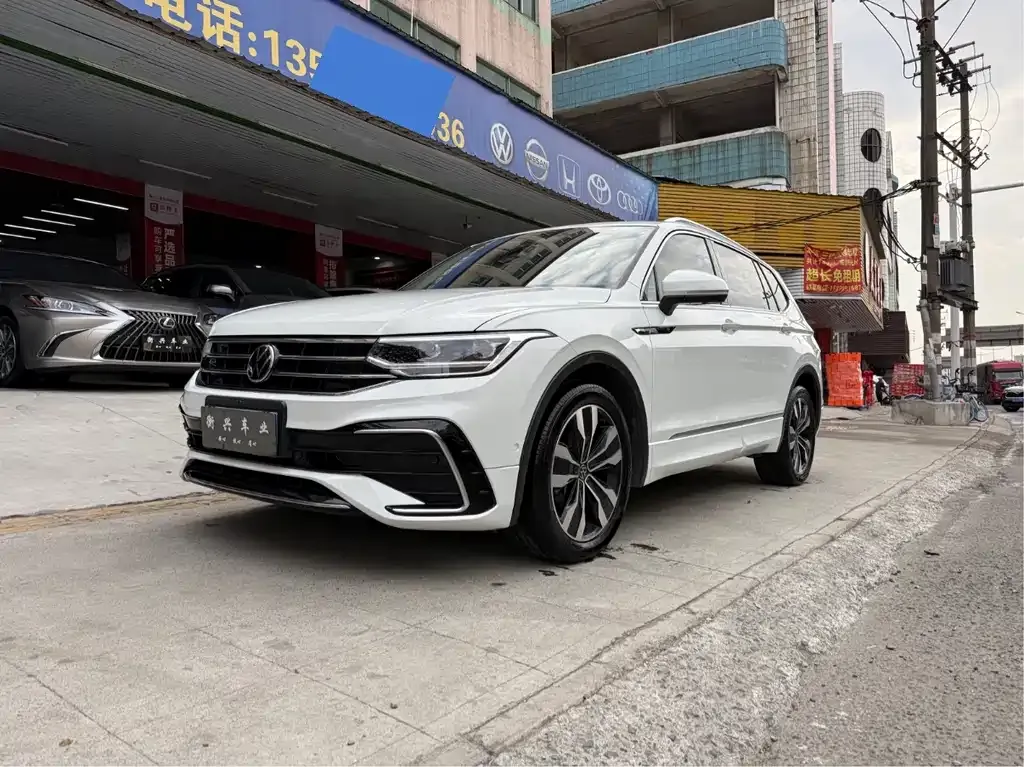 Volkswagen Tiguan L 2023 из CN, фото 1