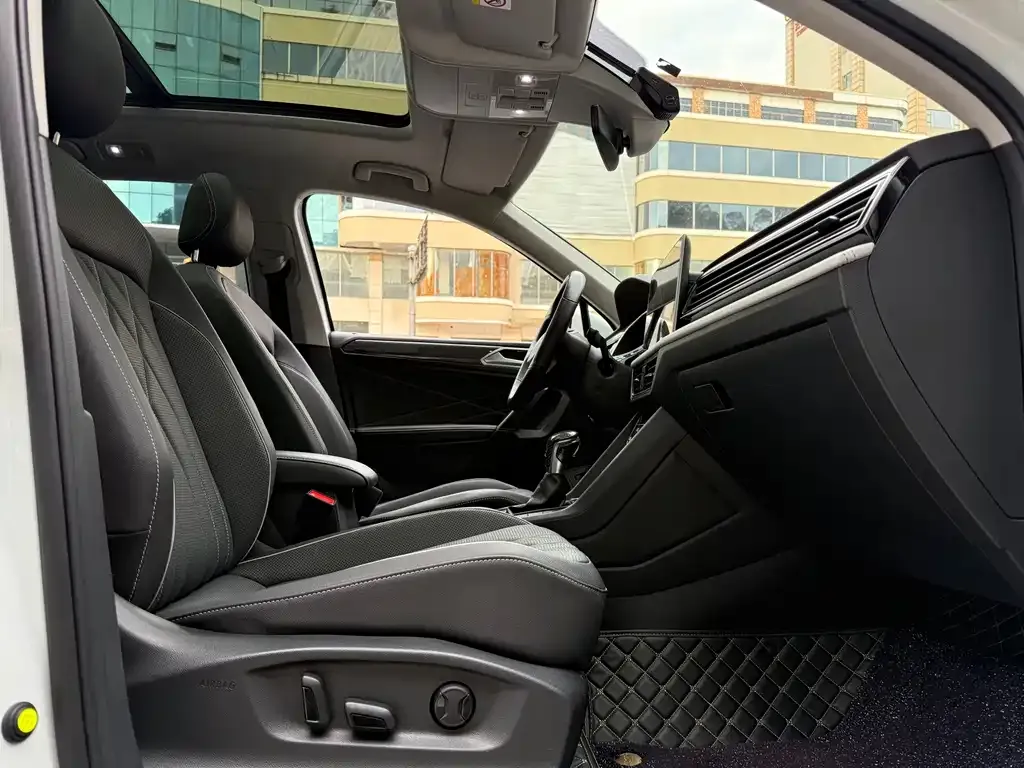 Volkswagen Tiguan L 2023 из CN, фото 7