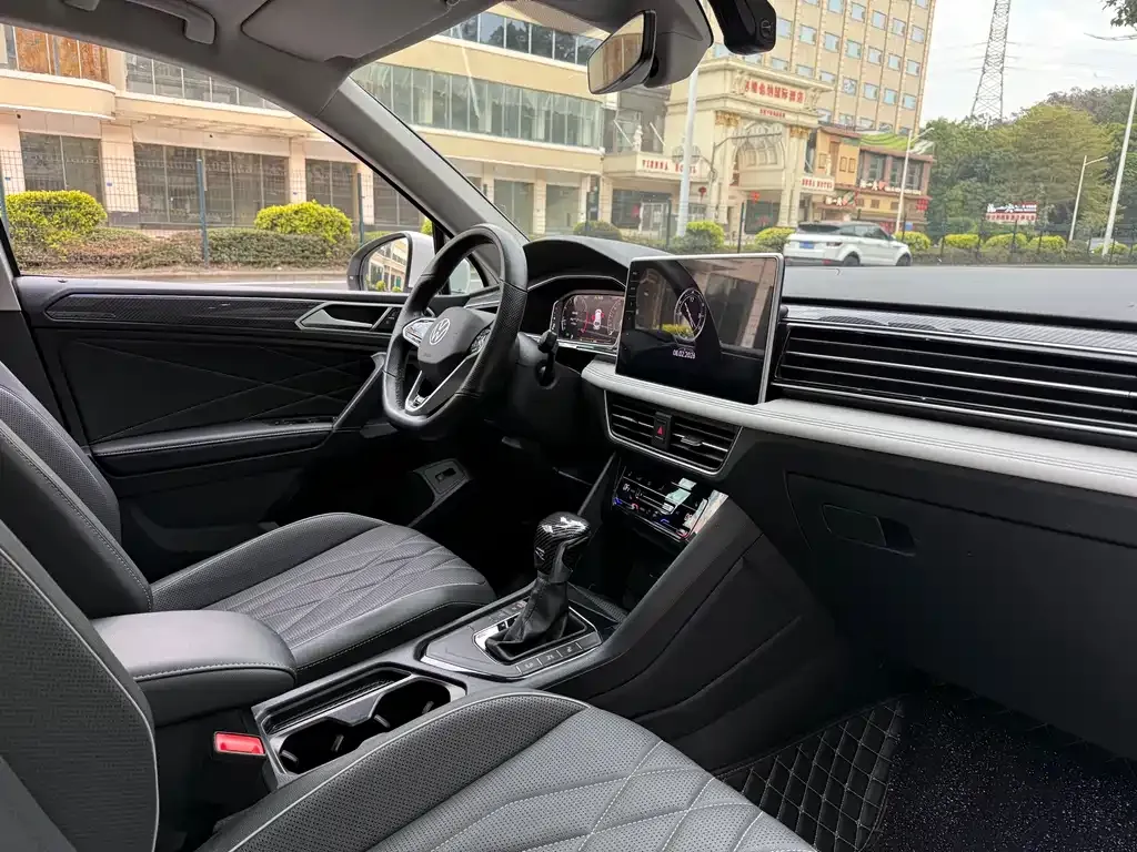 Volkswagen Tiguan L 2023 из CN, фото 9