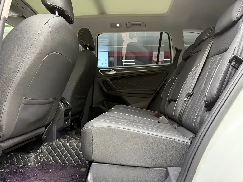 Volkswagen Tiguan L 2023 из CN, фото 2