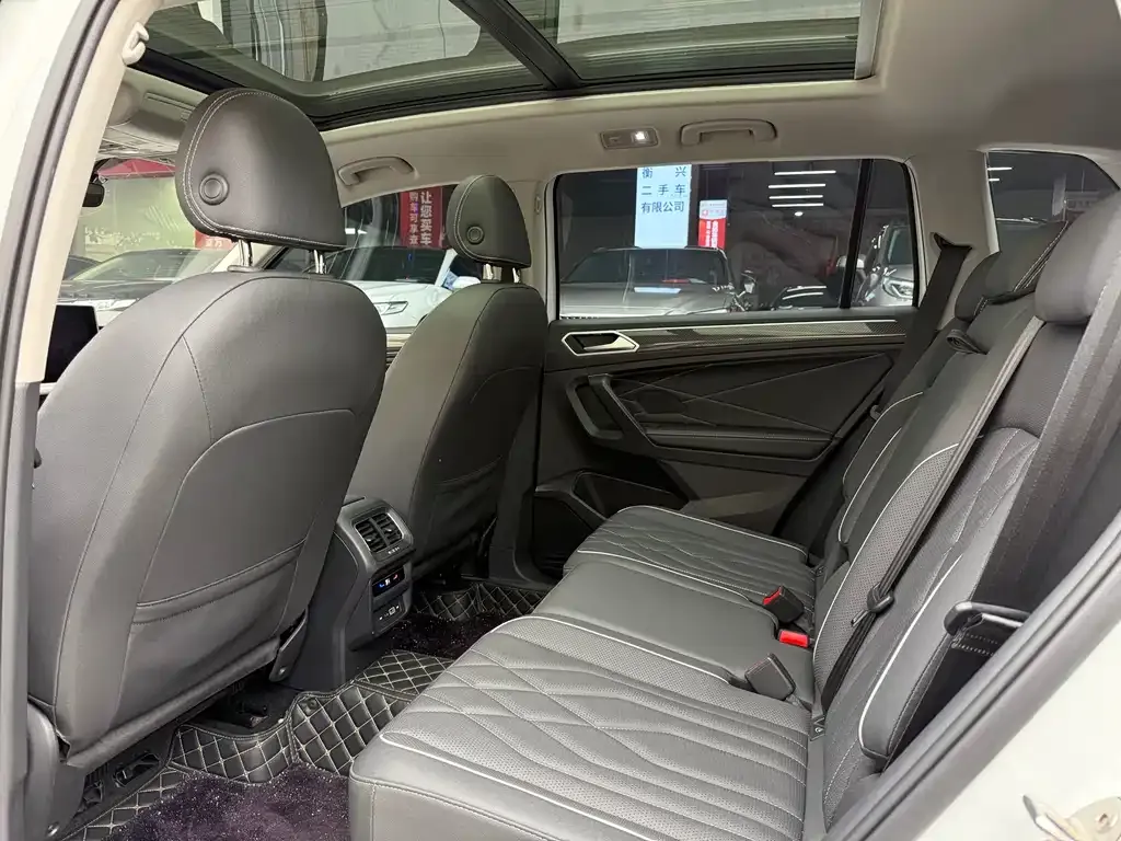 Volkswagen Tiguan L 2023 из CN, фото 5