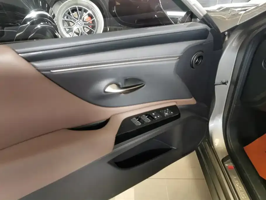 Lexus ES 2022 из CN, фото 2
