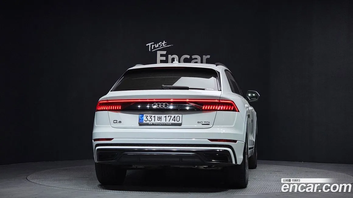 Audi Q8 — фото 4