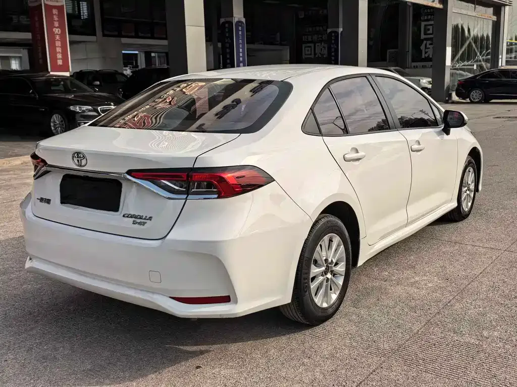 Toyota Corolla 2023 из CN, фото 7