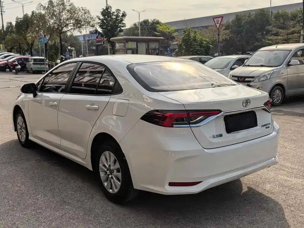 Toyota Corolla 2023 из CN, фото 5