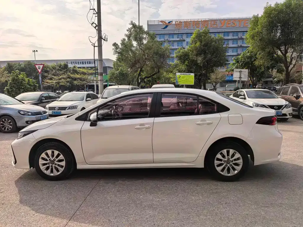 Toyota Corolla 2023 из CN, фото 6