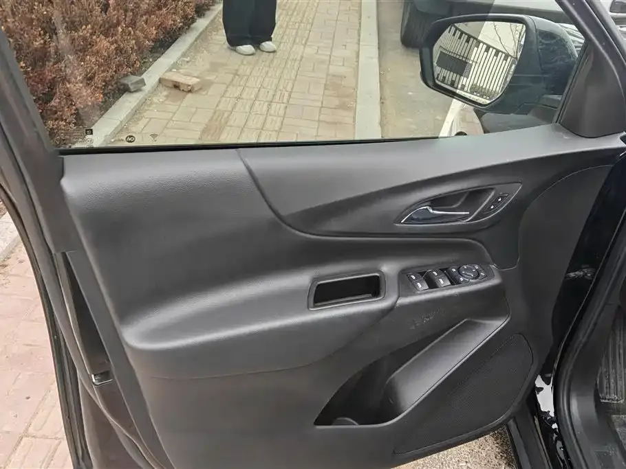 Chevrolet Equinox 2021 из CN, фото 8