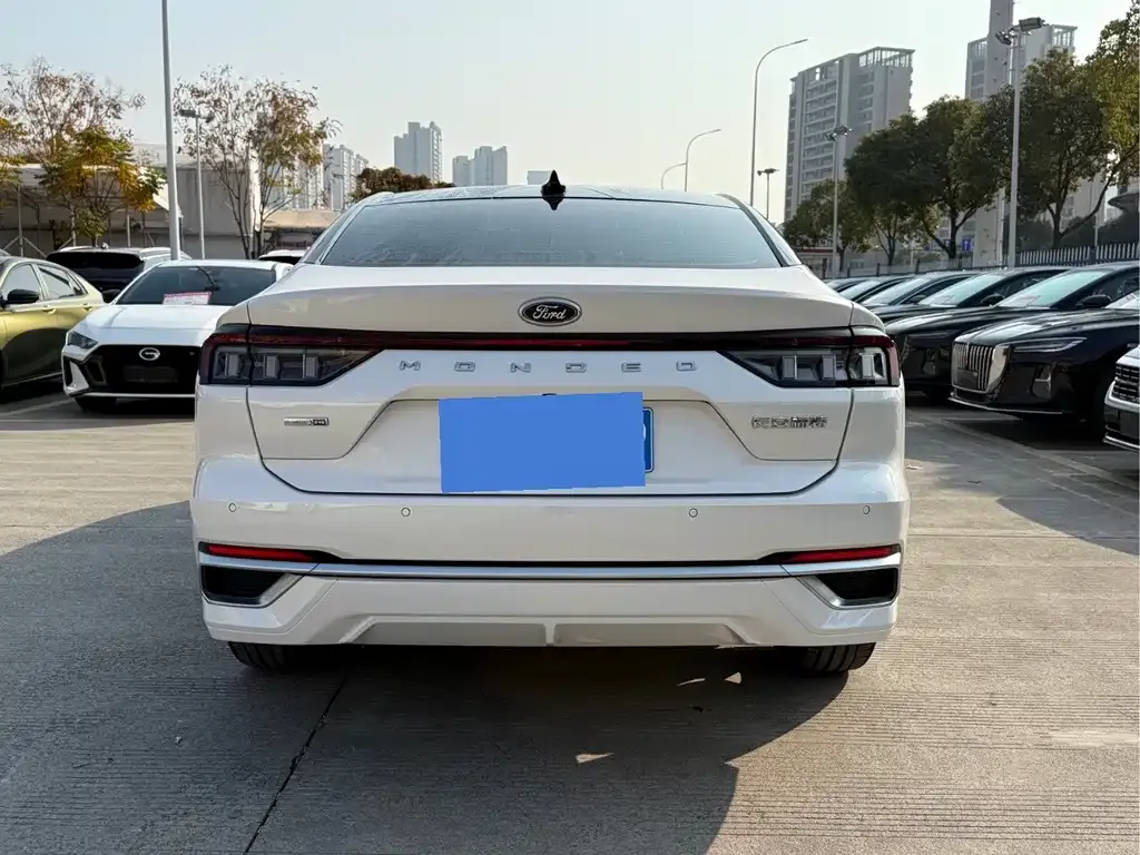 Ford Mondeo 2023 из CN, фото 2