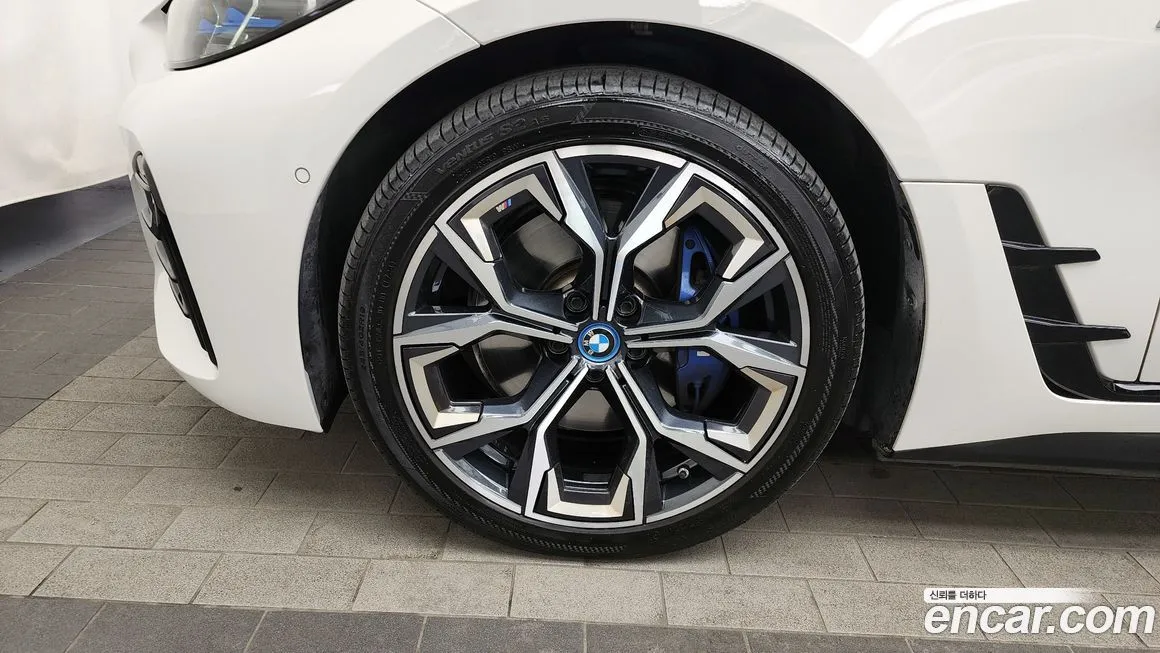 BMW i4 2024 из KR, фото 10