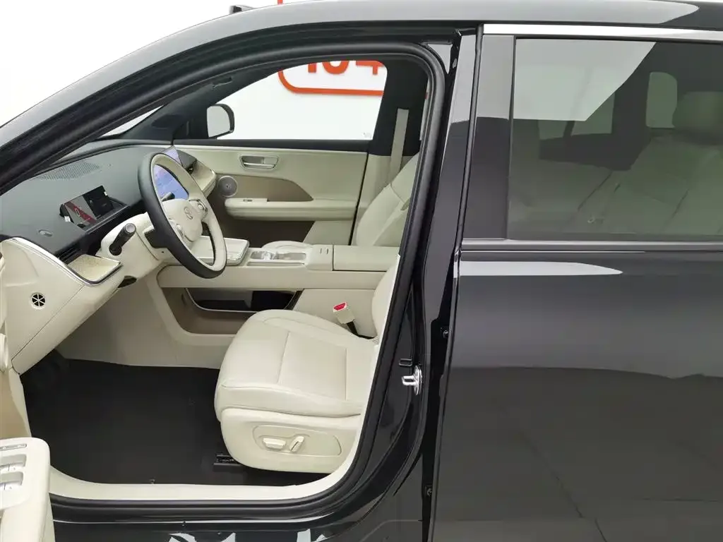 Toyota Platinum 3X 2025 из CN, фото 4
