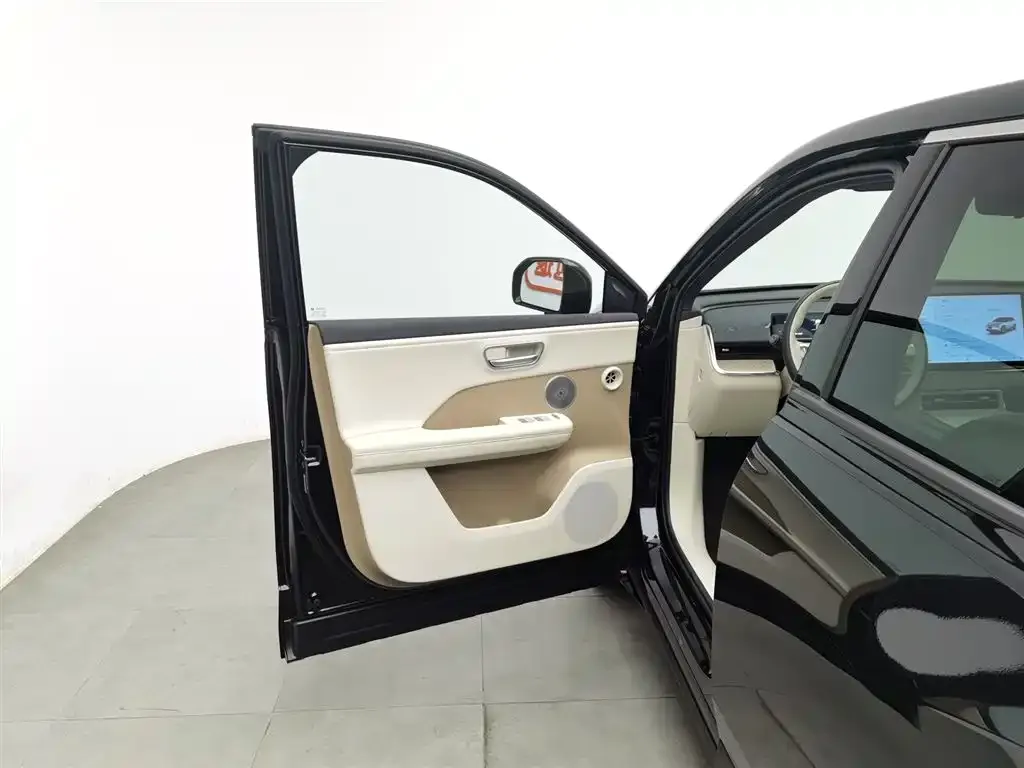 Toyota Platinum 3X 2025 из CN, фото 8