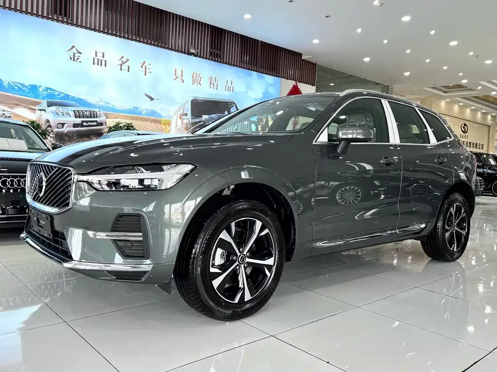 Volvo XC60 — фото 1
