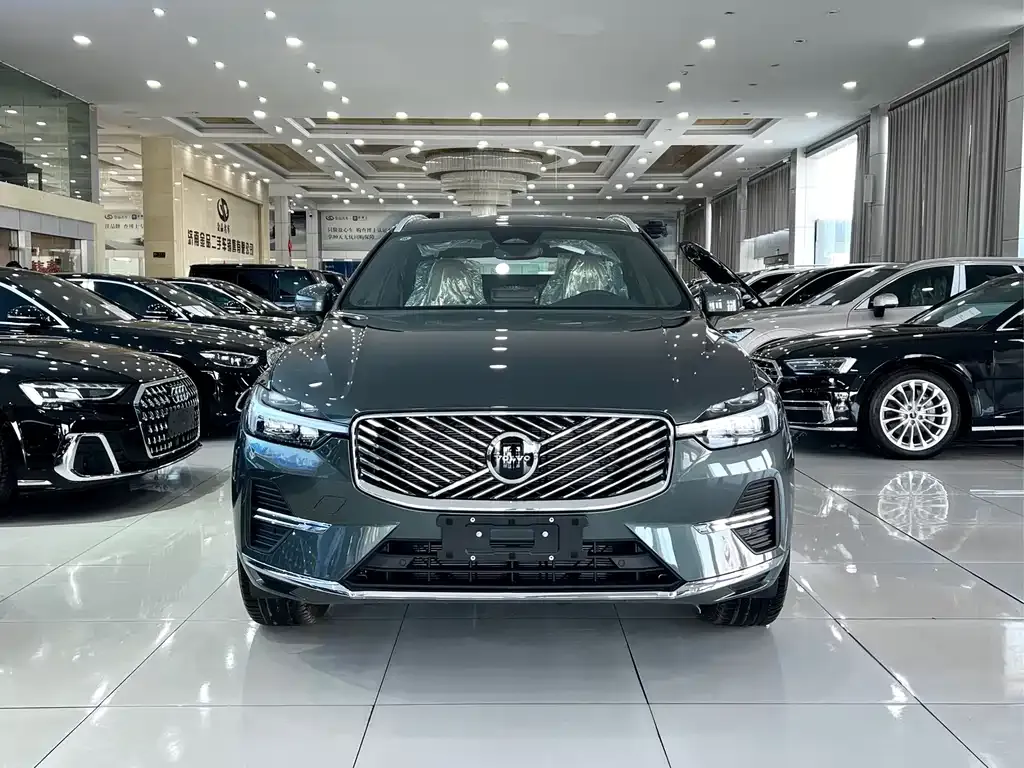 Volvo XC60 — фото 9