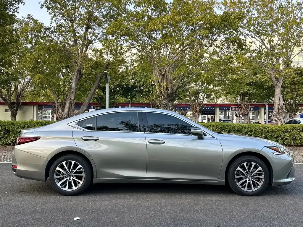 Lexus ES 2022 из CN, фото 8