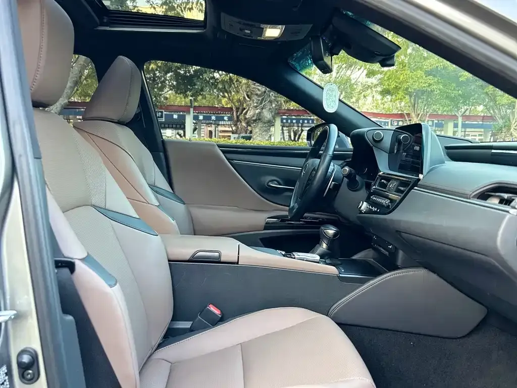 Lexus ES 2022 из CN, фото 4