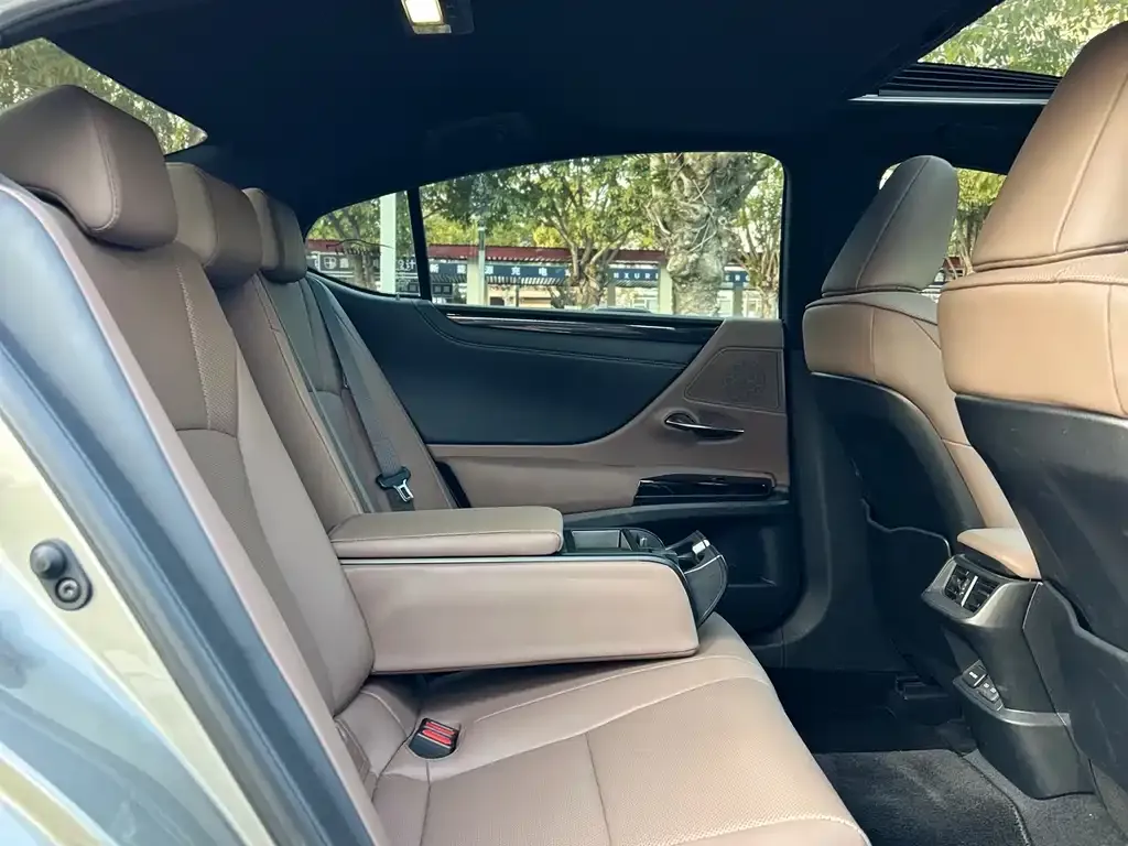 Lexus ES 2022 из CN, фото 5