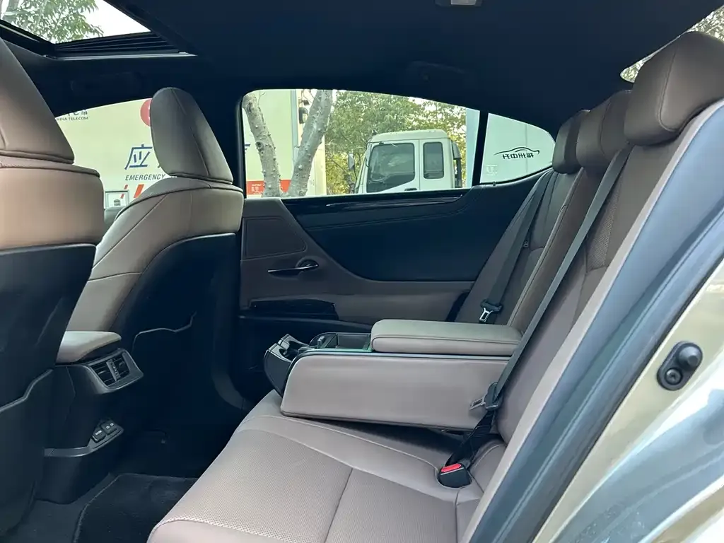Lexus ES 2022 из CN, фото 6