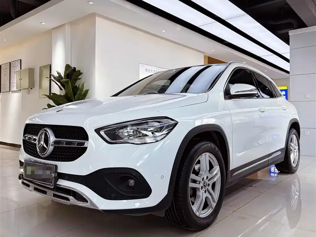 Mercedes-Benz GLA — фото 1