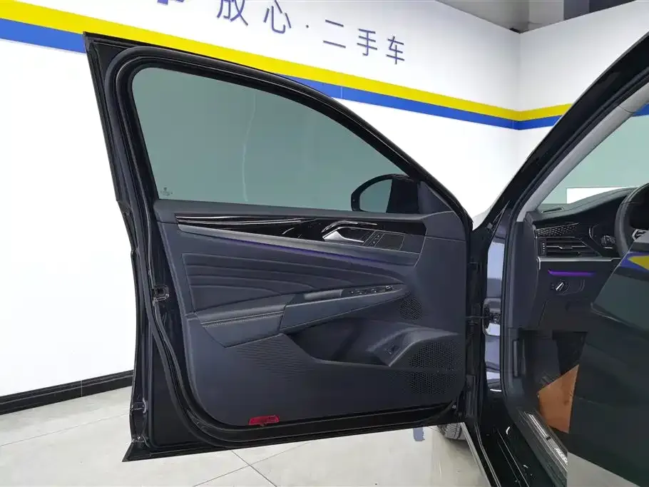 Volkswagen Passat 2023 из CN, фото 2