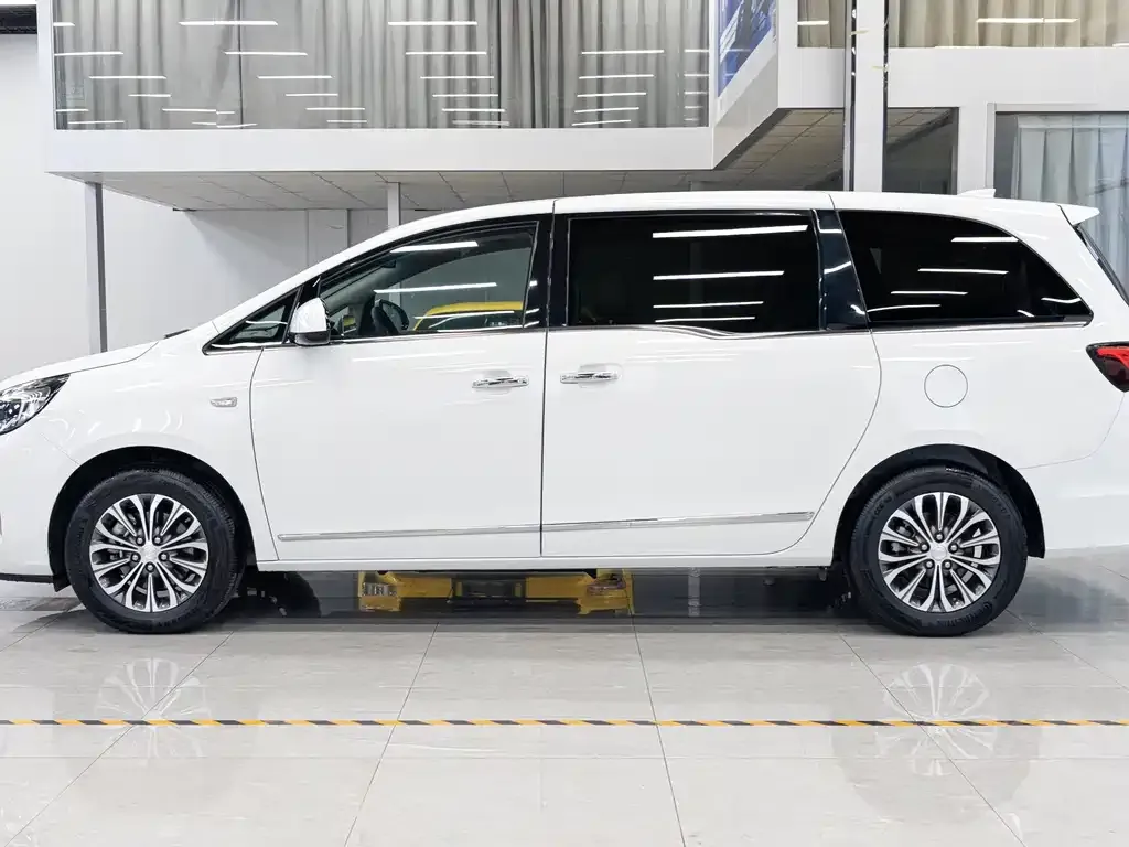 Buick GL8 2022 из CN, фото 6