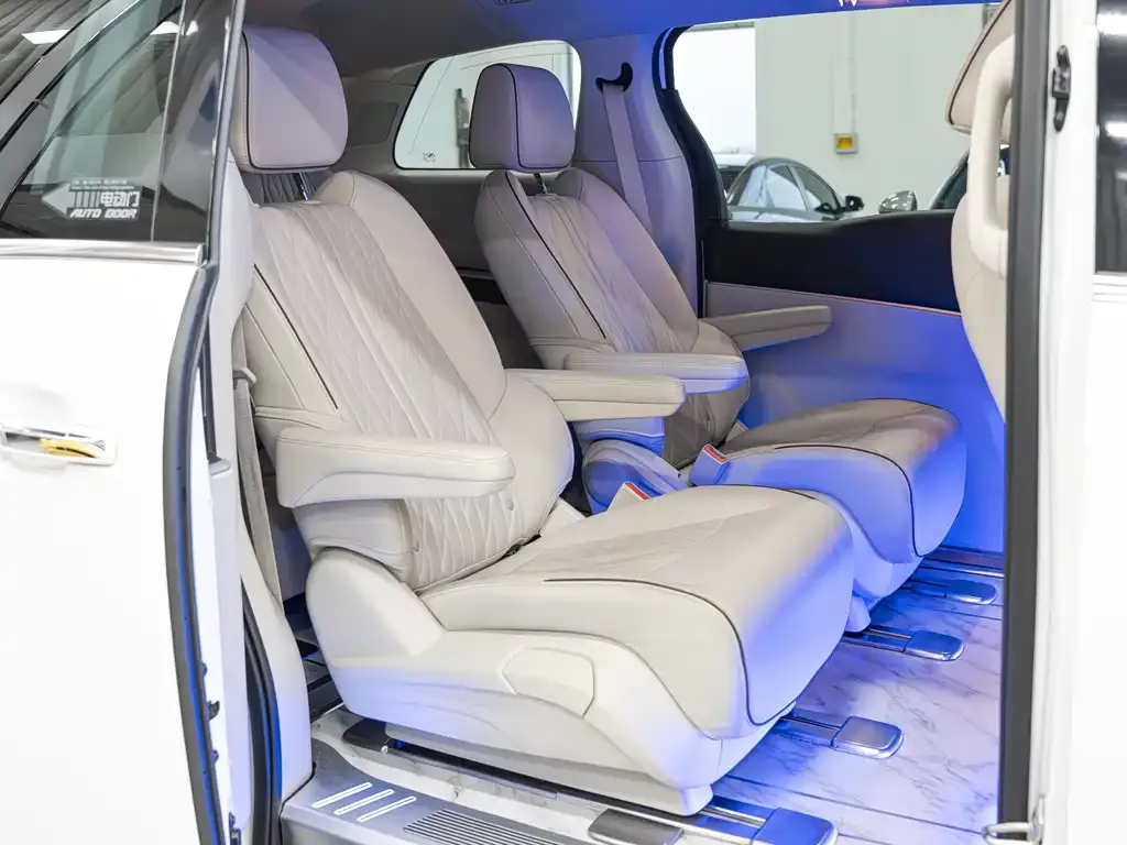 Buick GL8 2022 из CN, фото 7