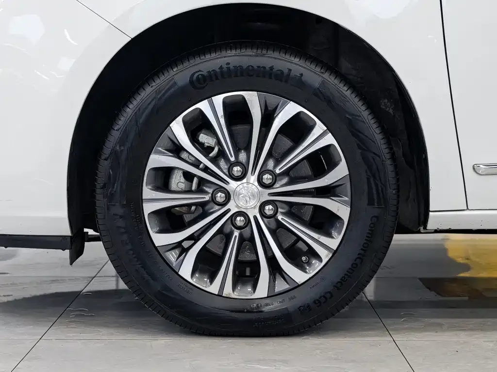 Buick GL8 2022 из CN, фото 3