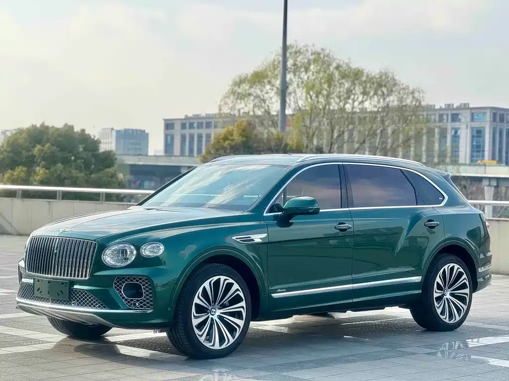 Bentley Bentayga 2023 из CN, фото 1