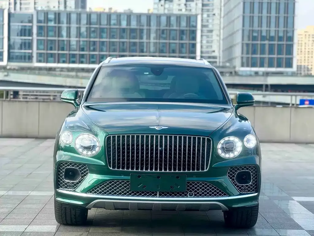 Bentley Bentayga 2023 из CN, фото 5