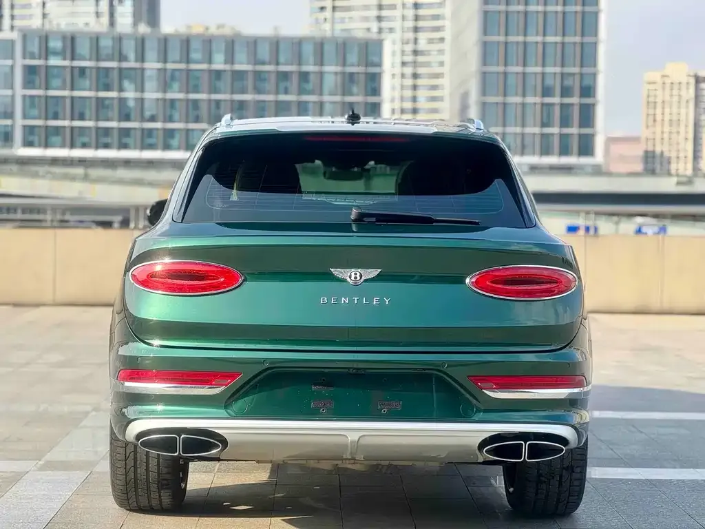 Bentley Bentayga 2023 из CN, фото 8