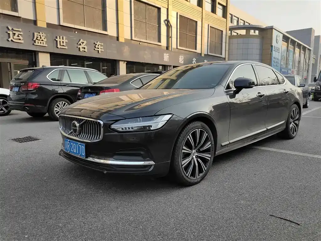 Volvo S90 — фото 1