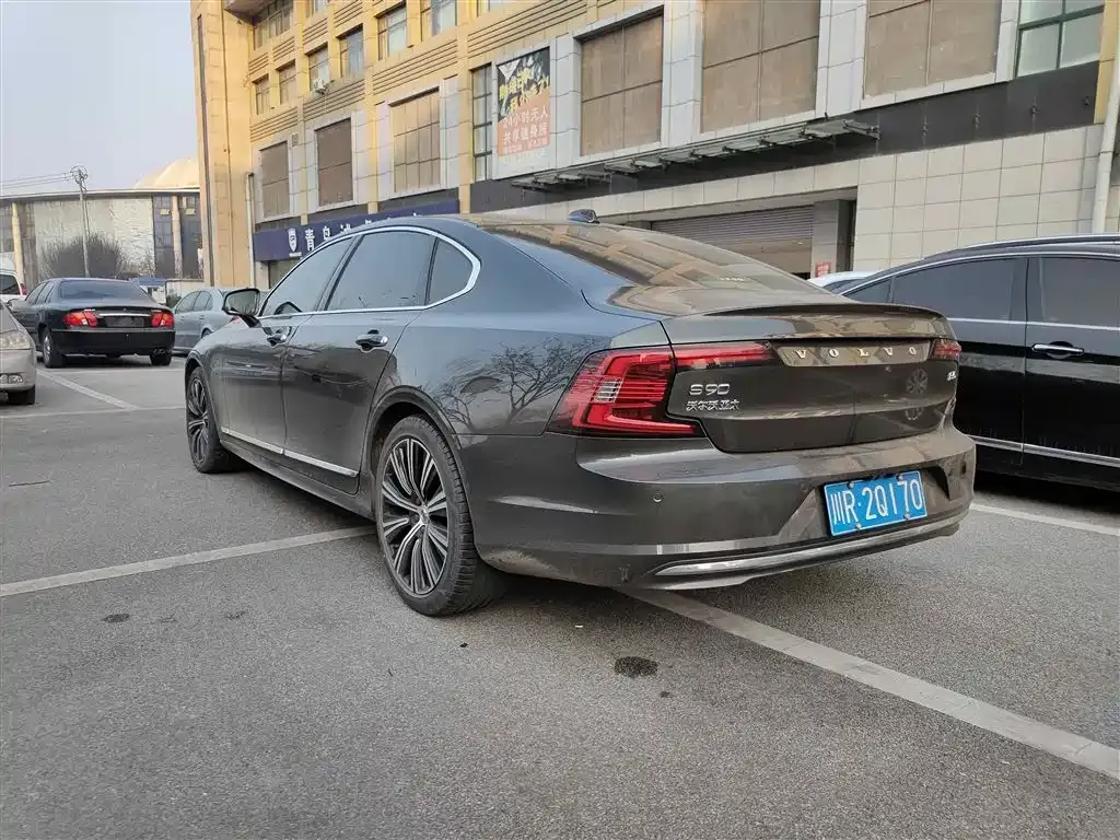 Volvo S90 — фото 10