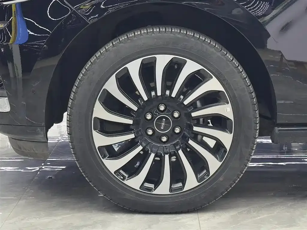 Lincoln Navigator — фото 8