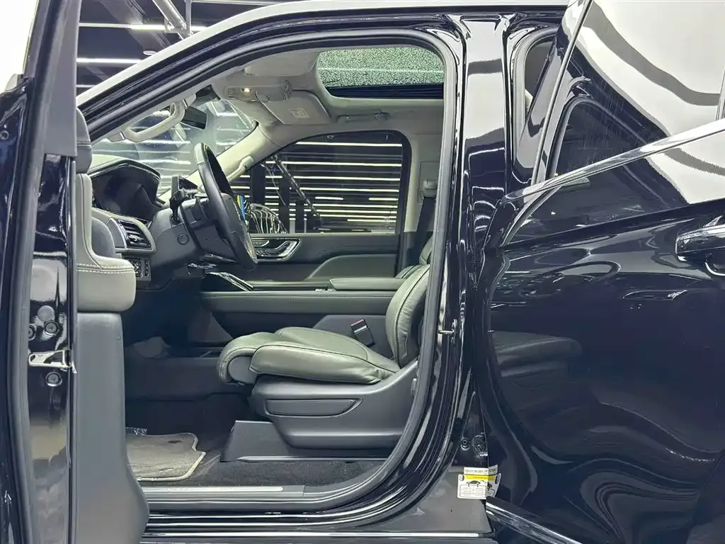 Lincoln Navigator — фото 10