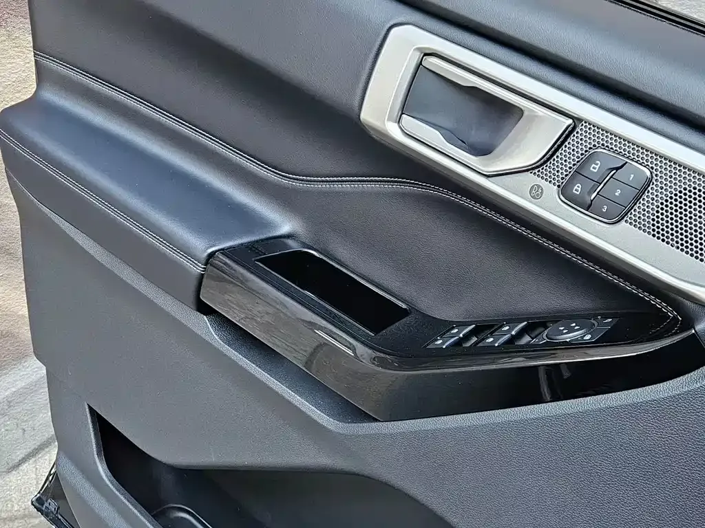 Ford Explorer 2021 из CN, фото 7