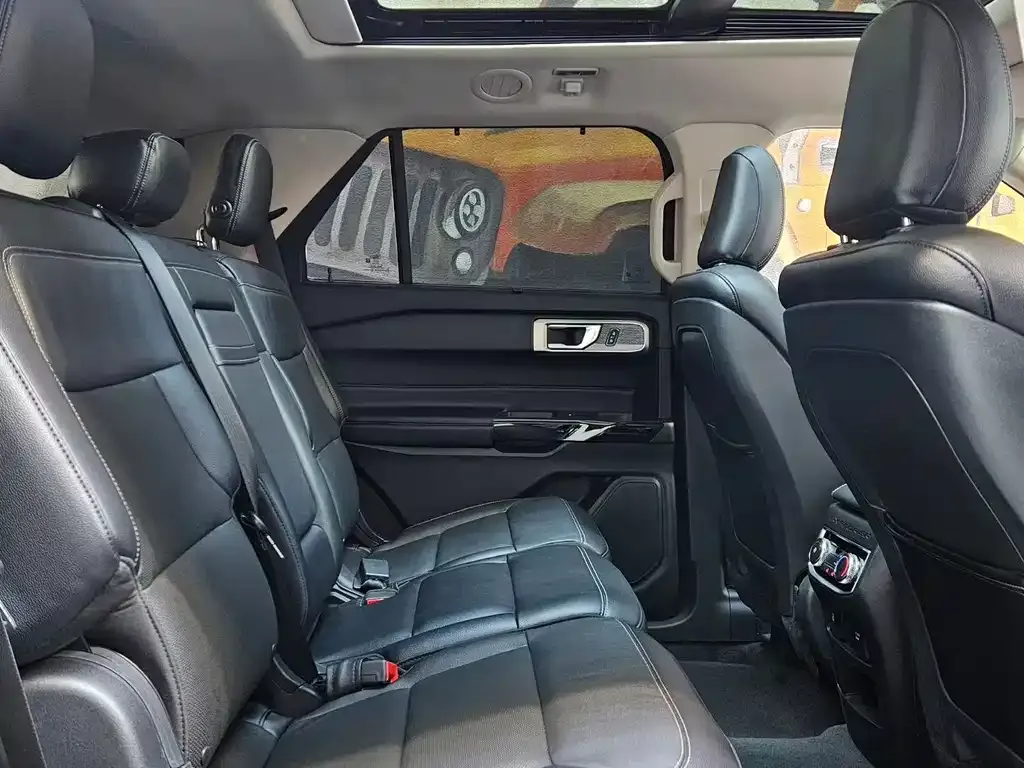Ford Explorer 2021 из CN, фото 4