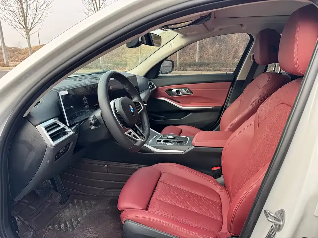 BMW 3 Series 2025 из CN, фото 2